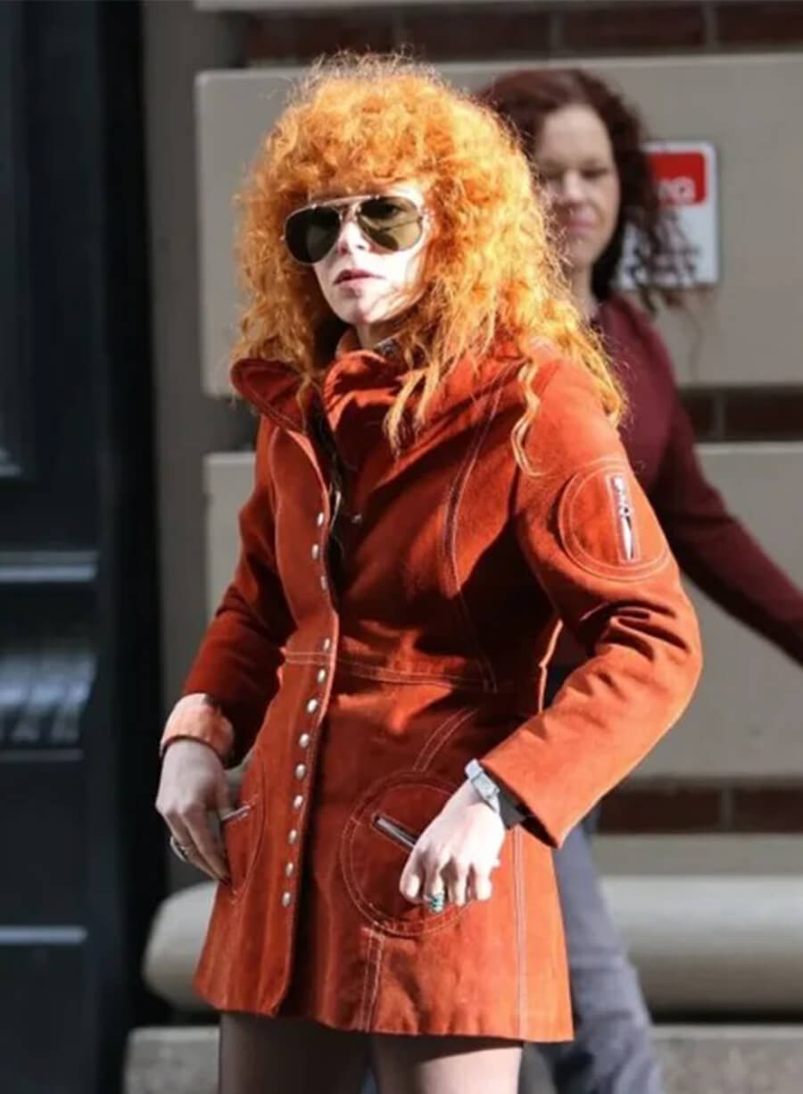 Natasha Lyonne Poker Face S02 Charlie Cale Brown Coat