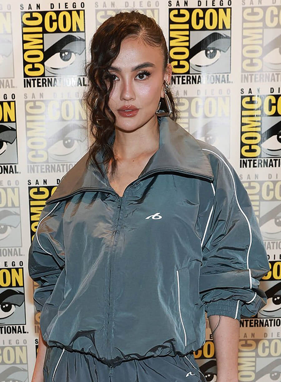 Agnez Mo Neagley Premiere Event Grey Track Jacket