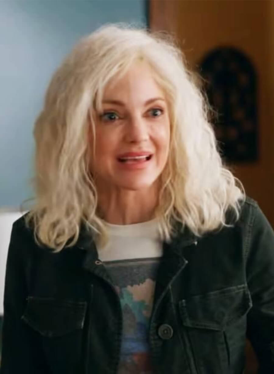 Anna Faris Scary Movie 2026 Cindy Campbell Black Denim Jacket