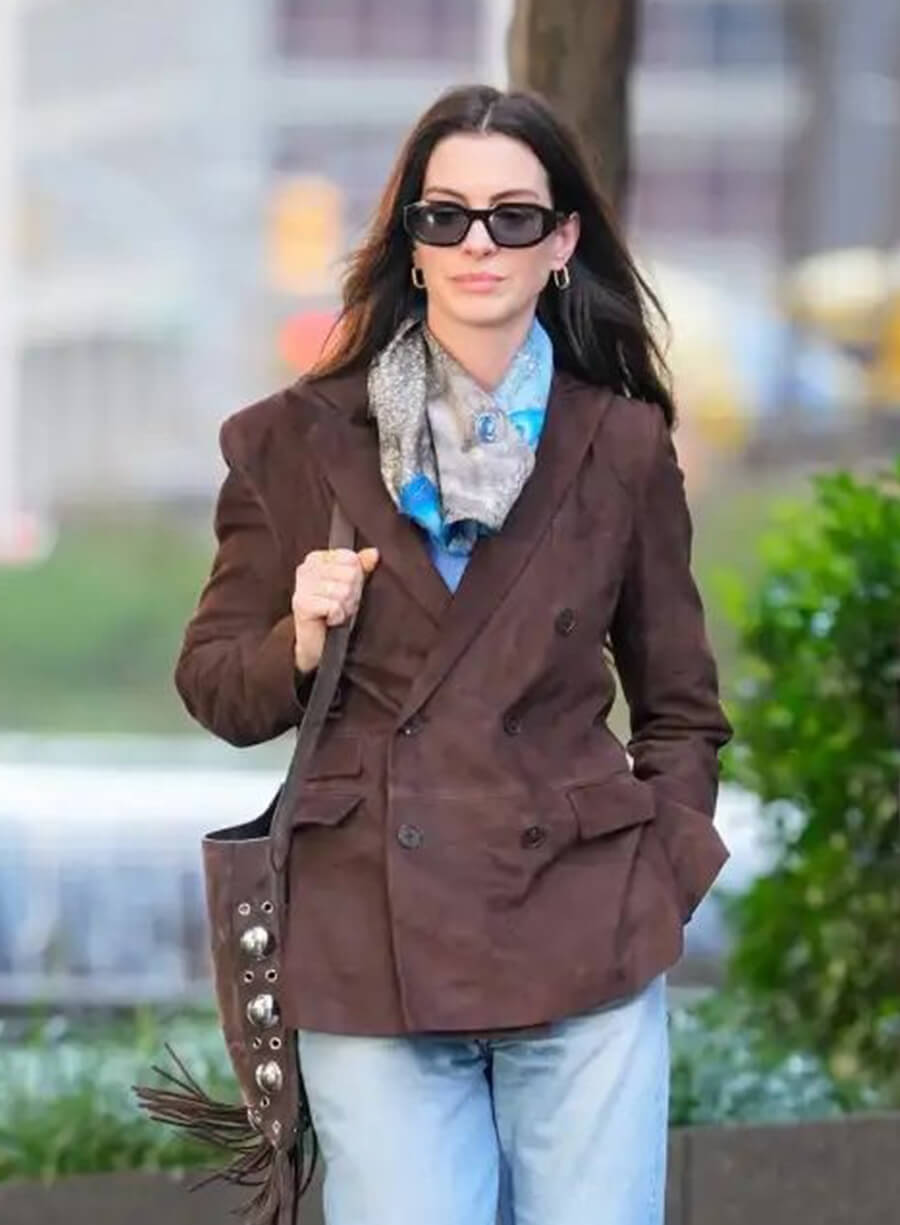 Anne Hathaway The Devil Wears Prada 02 Andy Sachs Brown Jacket