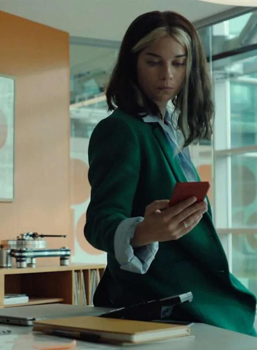 Annie Murphy Black Mirror Joan Tait Green Blazer