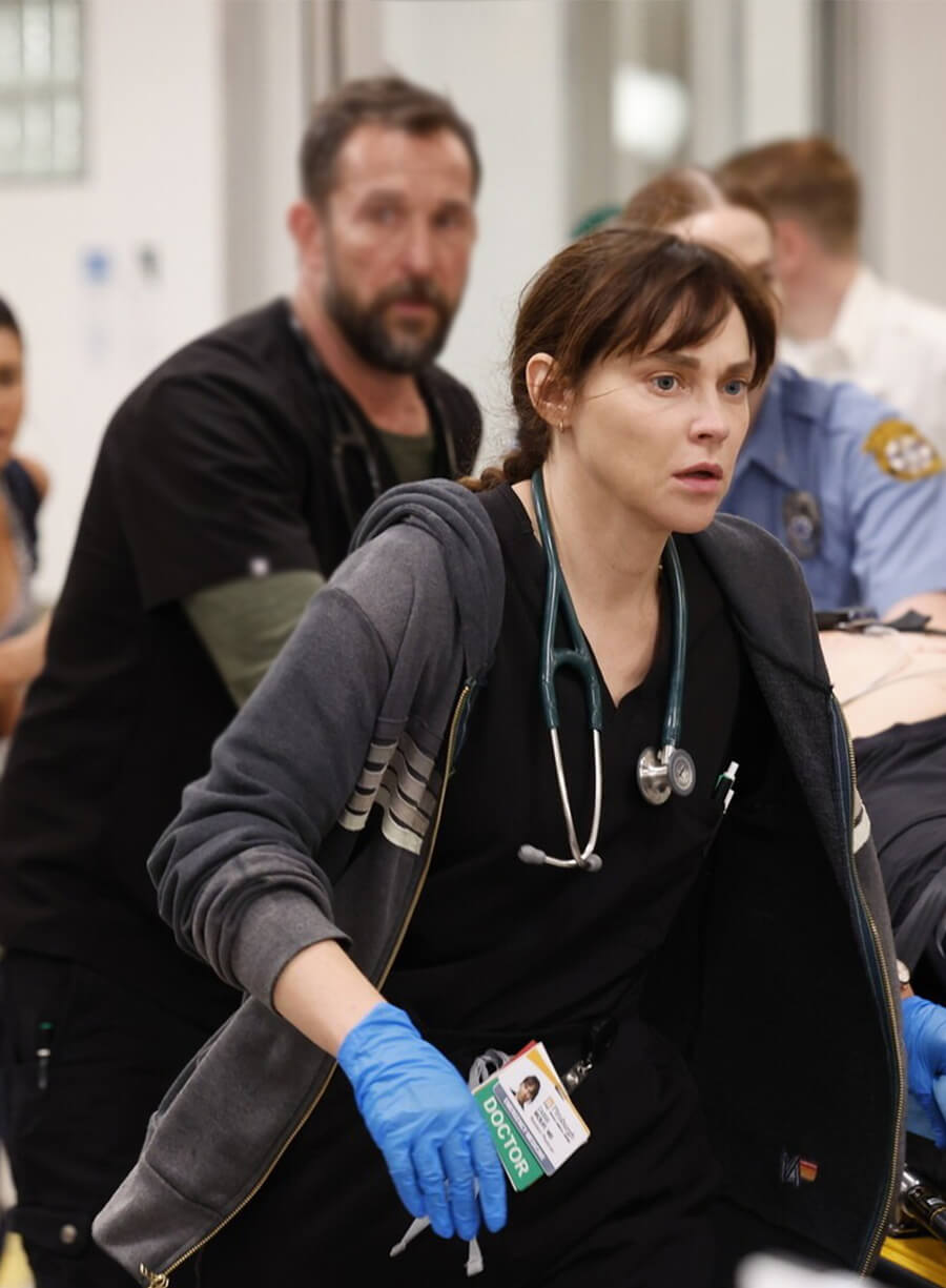 Fiona Dourif The Pit S02 Dr. Cassie McKay Zipper Hoodie Jacket 