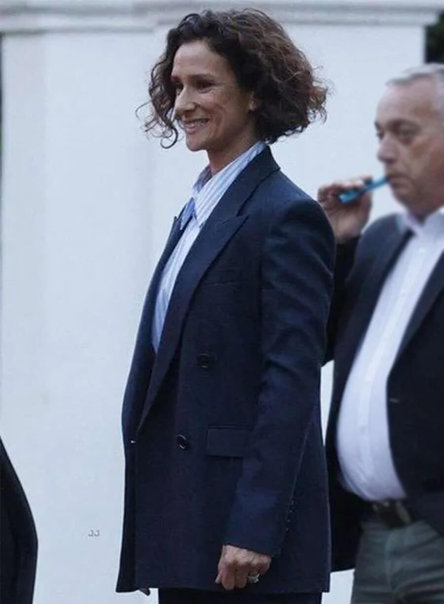 Indira Varma The Night Manager Mayra Cavendish Blue Blazer 