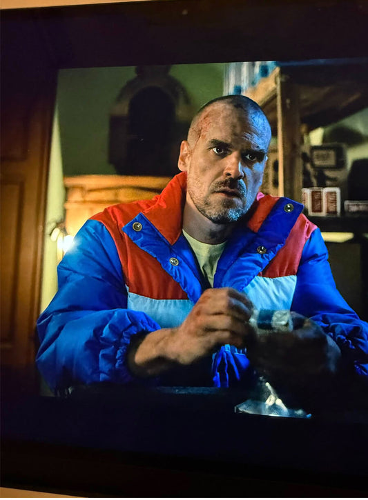Jim Hopper Stranger Things S04 Blue Red Jacket