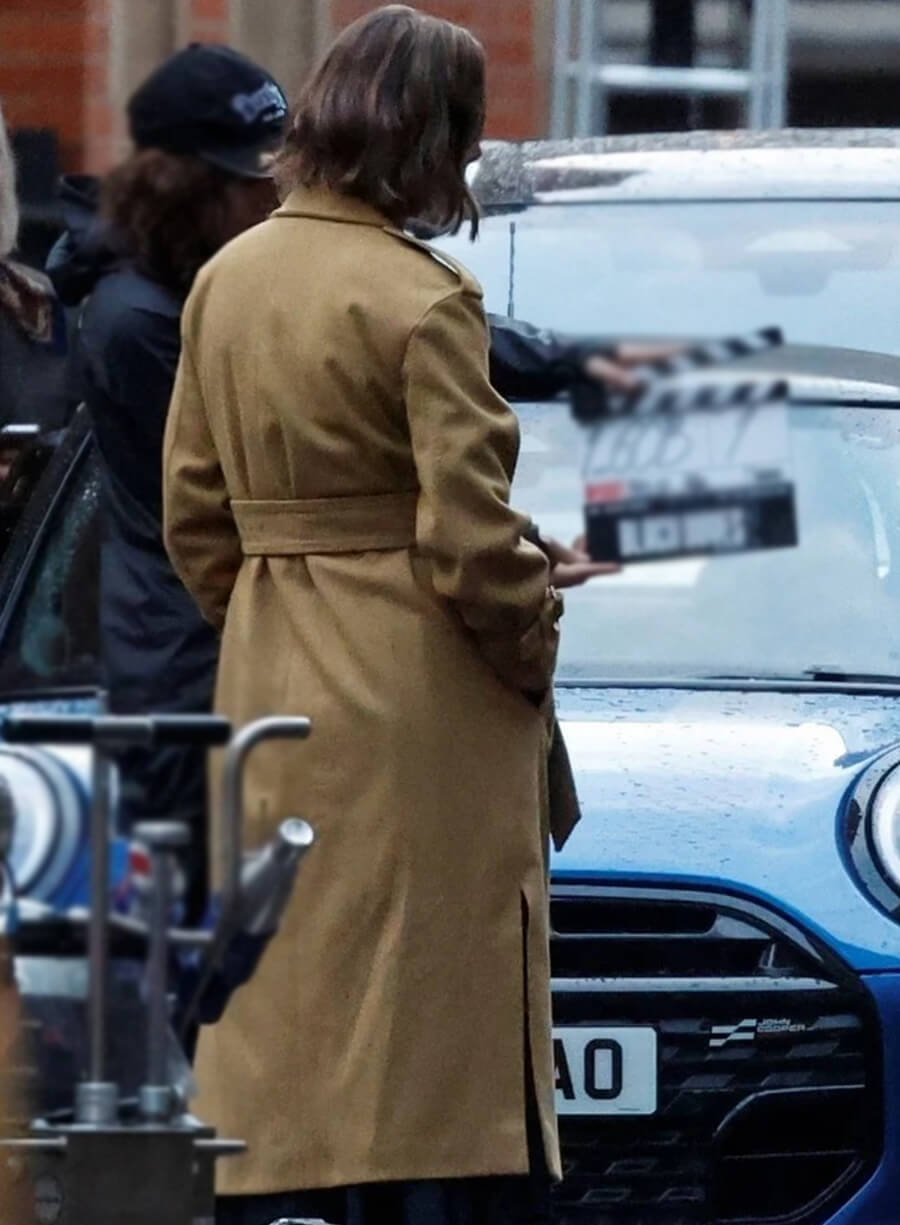 Keira Knightley Black Doves S02 Helen Wool Coat