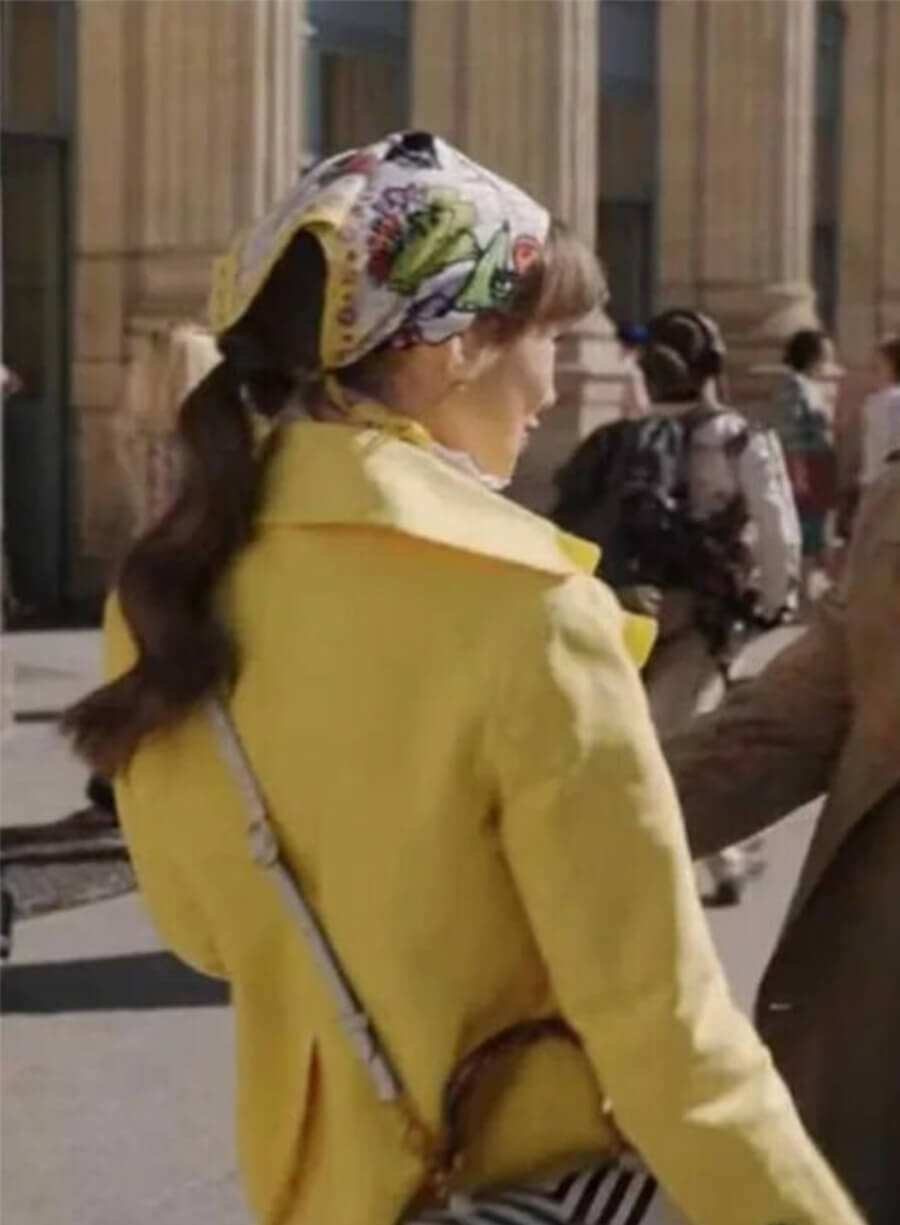 Lily Collins Emily in Paris S03 Emily Yellow Coat