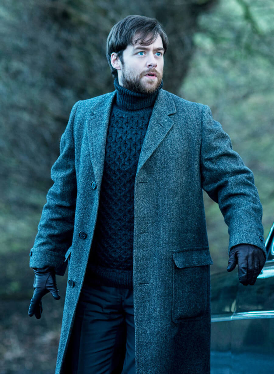 Richard Rankin Outlander S02 Roger Wakefield Grey Coat