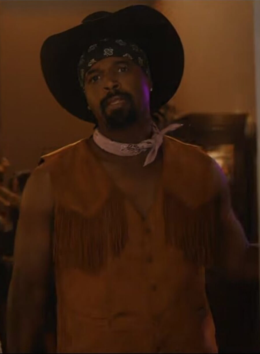 Shawn Wayans Scary Movie 2026 Ray Fringe Orange Vest