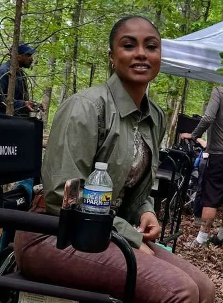 The Hunting Wives Joyce Glenn Monae Green Cropped Jacket